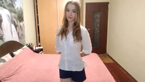 Snapshot of allegraschroeter chatting on November 26, 1:12 pm Anna online show from November 26, 1:12 pm