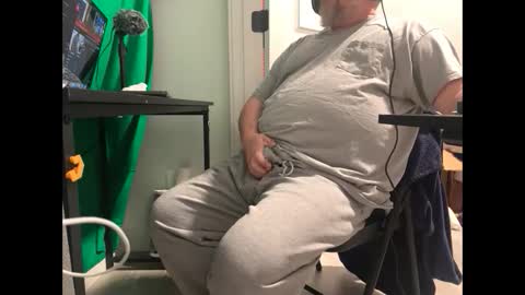 Allergictolove online show from February 23, 3:18 pm