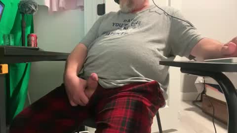 Allergictolove online show from October 1, 8:15 pm