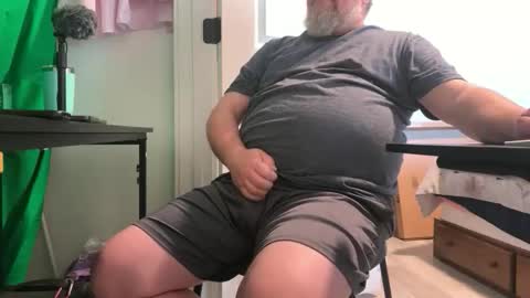 Allergictolove online show from October 7, 4:26 pm