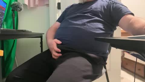 Allergictolove online show from December 20, 1:56 am