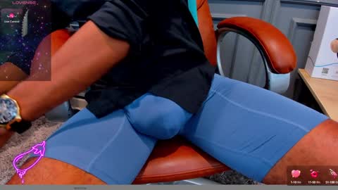 Snapshot of allessandrosantos chatting on December 25, 8:07 pm Help me reach 100 likes online show from December 25, 8:07 pm