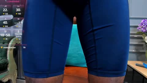 Snapshot of allessandrosantos chatting on February 11, 6:01 pm Help me reach 100 likes online show from February 11, 6:01 pm