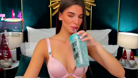 Lexi online show from December 14, 6:41 am