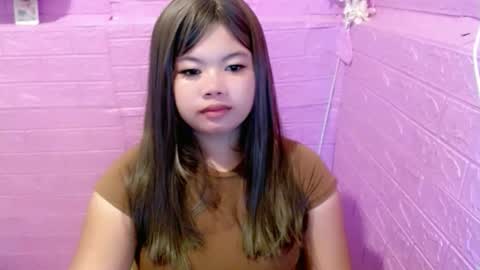 Snapshot of allianahpetit chatting on January 7, 1:19 am allianahpetit online show from January 7, 1:19 am
