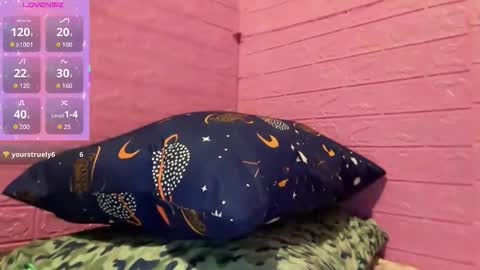 Snapshot of allianahpetit chatting on March 25, 4:35 pm allianahpetit online show from March 25, 4:35 pm
