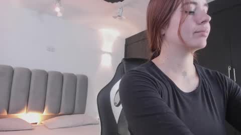 Snapshot of allicelover chatting on April 13, 1:16 pm ALLICE online show from April 13, 1:16 pm