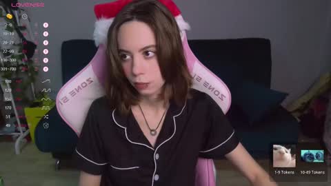 alice online show from December 12, 11:36 pm