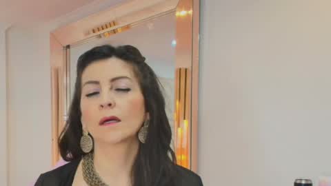 Aliie  online show from October 1, 12:00 pm