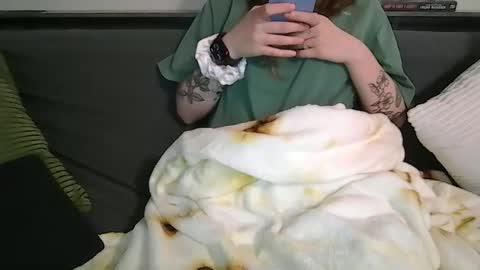 alliebearx online show from May 1, 5:01 am