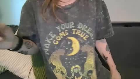 alliebearx online show from May 7, 5:51 pm