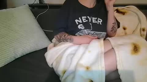 alliebearx online show from May 28, 3:15 am