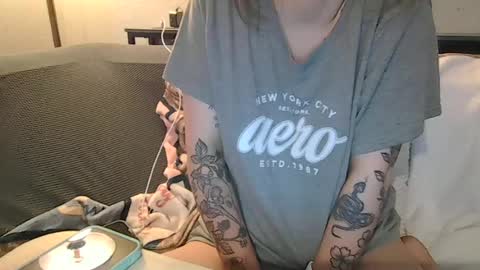 alliebearx online show from June 22, 3:25 am