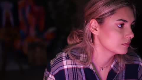 Allie online show from November 6, 6:03 am