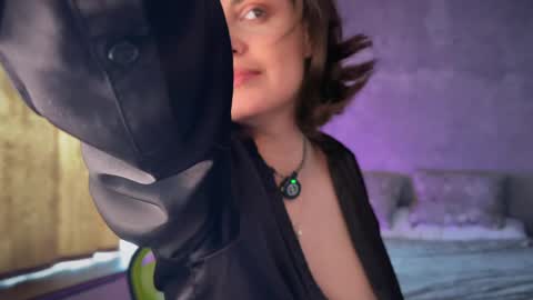 Allie online show from April 14, 12:11 pm