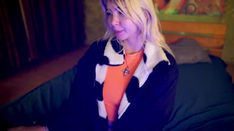 Snapshot of allison_cuty chatting on September 25, 10:13 pm Allison online show from September 25, 10:13 pm