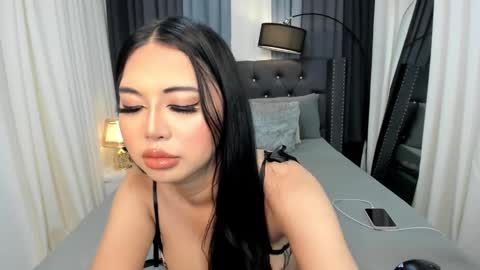 Snapshot of allison_maive chatting on February 16, 11:05 pm Allison online show from February 16, 11:05 pm