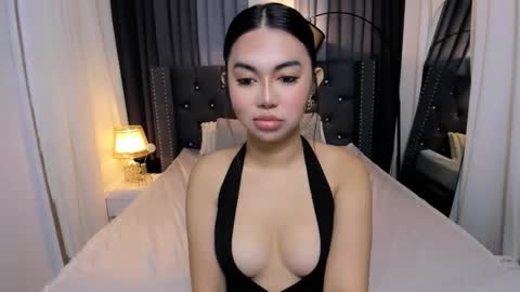 Snapshot of allison_maive chatting on September 15, 8:14 am Allison online show from September 15, 8:14 am