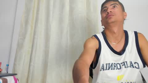 Snapshot of allisonjustingb chatting on January 6, 10:47 pm AllisonJustin online show from January 6, 10:47 pm