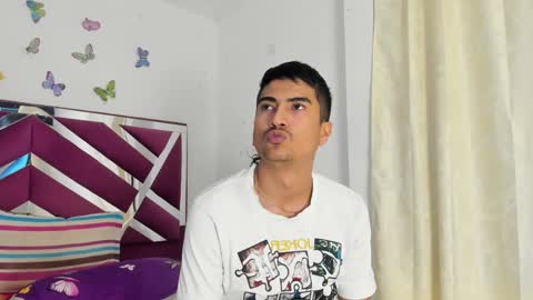 Snapshot of allisonjustingb chatting on January 11, 3:02 am AllisonJustin online show from January 11, 3:02 am