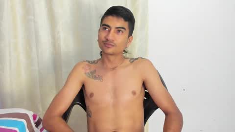 Snapshot of allisonjustingb chatting on February 13, 6:52 am AllisonJustin online show from February 13, 6:52 am