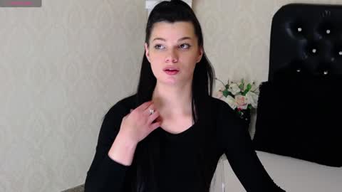 Snapshot of allisonn223 chatting on December 14, 2:34 am Deea online show from December 14, 2:34 am