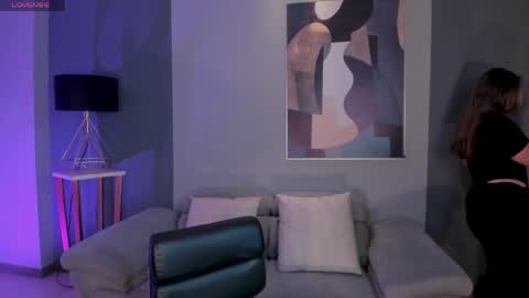 Allison Rogers online show from April 12, 11:15 am