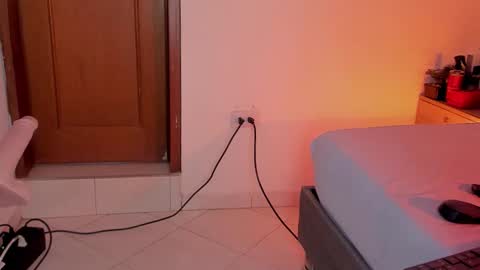 A L L I S S online show from September 10, 7:36 pm