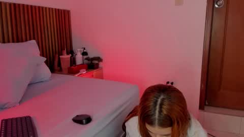 A L L I S S online show from September 15, 7:47 pm