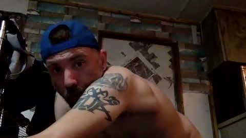 Snapshot of allitrunnin chatting on March 15, 2:17 am allitrunnin online show from March 15, 2:17 am