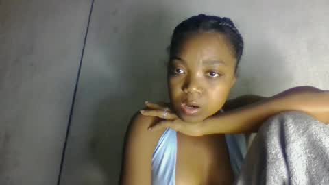 allizida01 online show from May 14, 4:14 pm