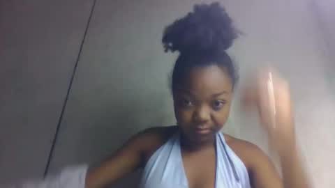 Snapshot of allizida01 chatting on May 19, 12:49 am allizida01 online show from May 19, 12:49 am