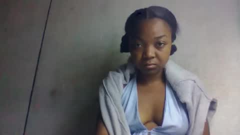 Snapshot of allizida01 chatting on May 19, 1:56 am allizida01 online show from May 19, 1:56 am