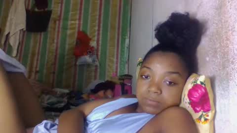 Snapshot of allizida01 chatting on May 29, 8:12 am allizida01 online show from May 29, 8:12 am