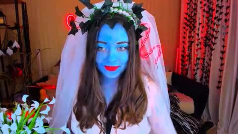 alluringeyess online show from October 31, 12:17 pm