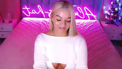 AlwaysHot online show from January 15, 2:16 am