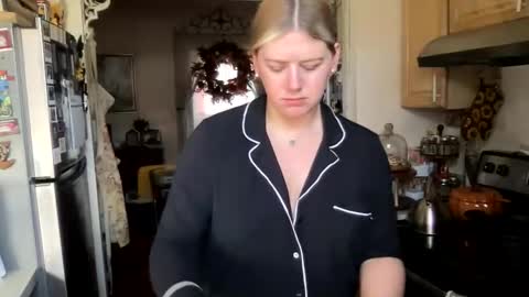 allyanalangel online show from October 28, 5:59 pm