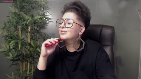         online show from January 25, 10:39 pm