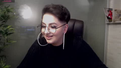         online show from February 1, 9:40 pm