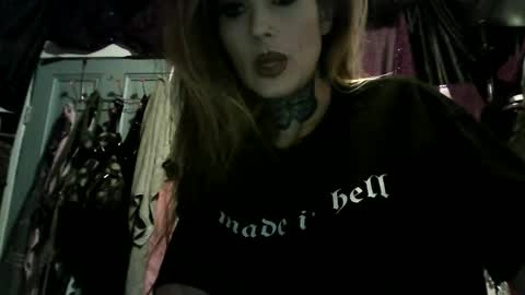 allymoon1369 online show from March 26, 7:30 pm