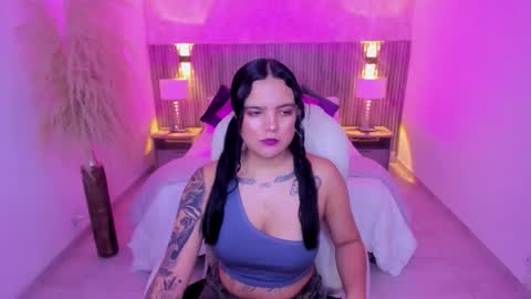 allyson_brownn online show from December 17, 7:42 pm