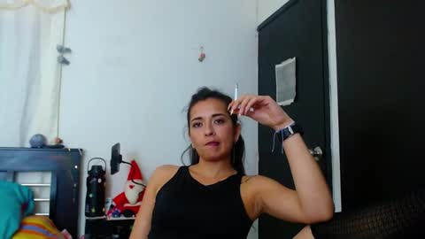 Snapshot of allyson_collins_ chatting on December 27, 4:04 am Allyson collins online show from December 27, 4:04 am