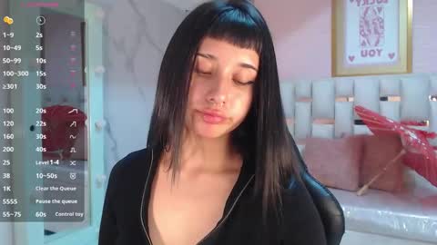 Allysa  online show from October 18, 8:42 pm