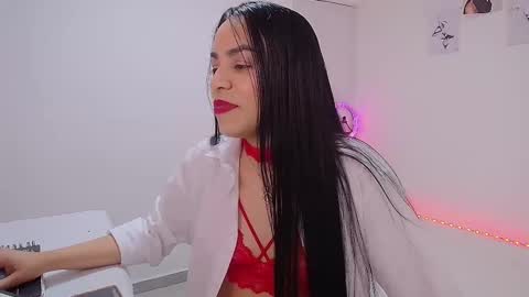 Snapshot of allyvega chatting on January 10, 9:41 pm Ally online show from January 10, 9:41 pm