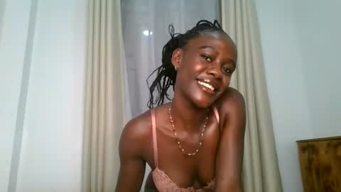 Snapshot of alma_feliz chatting on June 16, 12:24 am alma online show from June 16, 12:24 am