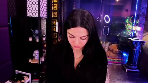 Snapshot of alma_pearl chatting on June 17, 7:55 am Alma online show from June 17, 7:55 am