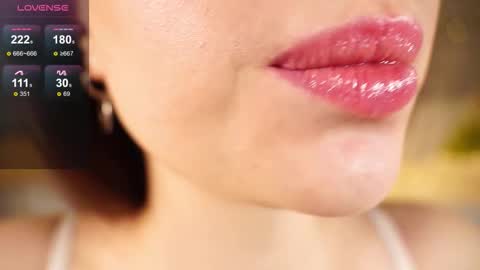 Snapshot of alma_yammy chatting on November 5, 4:51 pm Alma online show from November 5, 4:51 pm