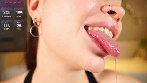 Snapshot of alma_yammy chatting on November 12, 5:02 pm Alma online show from November 12, 5:02 pm