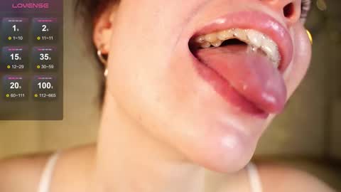 Snapshot of alma_yammy chatting on January 14, 4:12 pm Alma online show from January 14, 4:12 pm