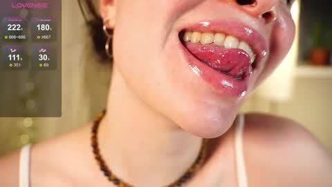 Snapshot of alma_yammy chatting on February 1, 6:28 pm Alma online show from February 1, 6:28 pm